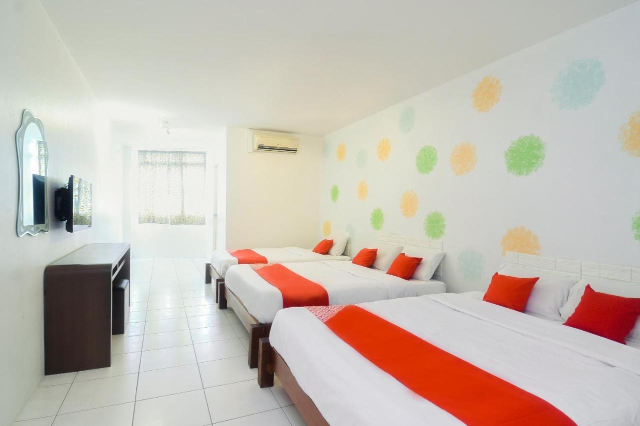โอโย 44034 ฟูรามา ลอดจิ้ง เฮาส์ Hotel กูชิง ภายนอก รูปภาพ