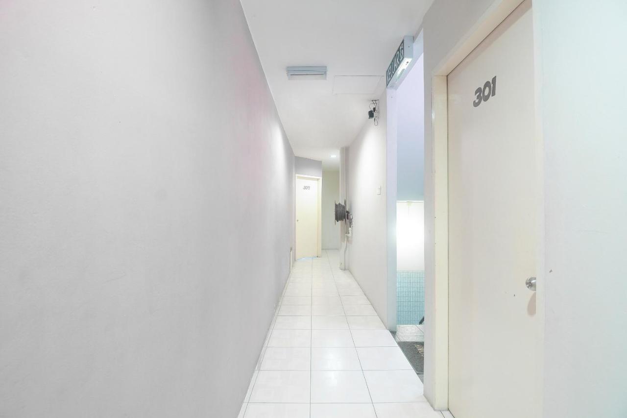 โอโย 44034 ฟูรามา ลอดจิ้ง เฮาส์ Hotel กูชิง ภายนอก รูปภาพ