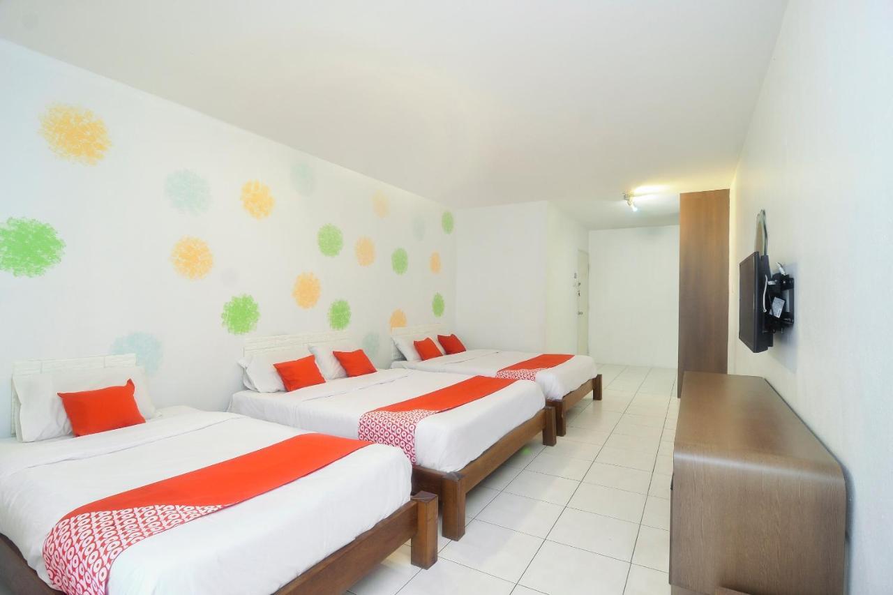 โอโย 44034 ฟูรามา ลอดจิ้ง เฮาส์ Hotel กูชิง ภายนอก รูปภาพ