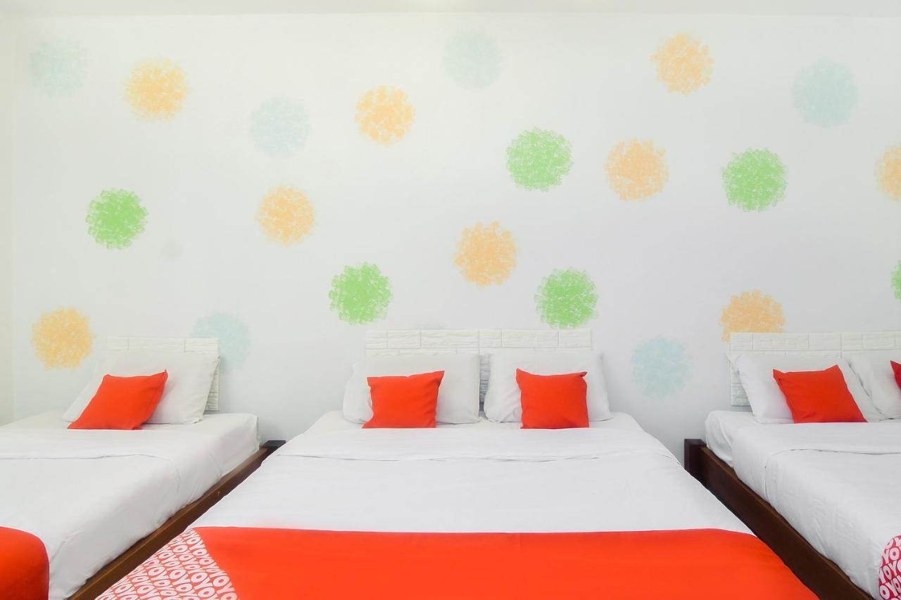 โอโย 44034 ฟูรามา ลอดจิ้ง เฮาส์ Hotel กูชิง ภายนอก รูปภาพ
