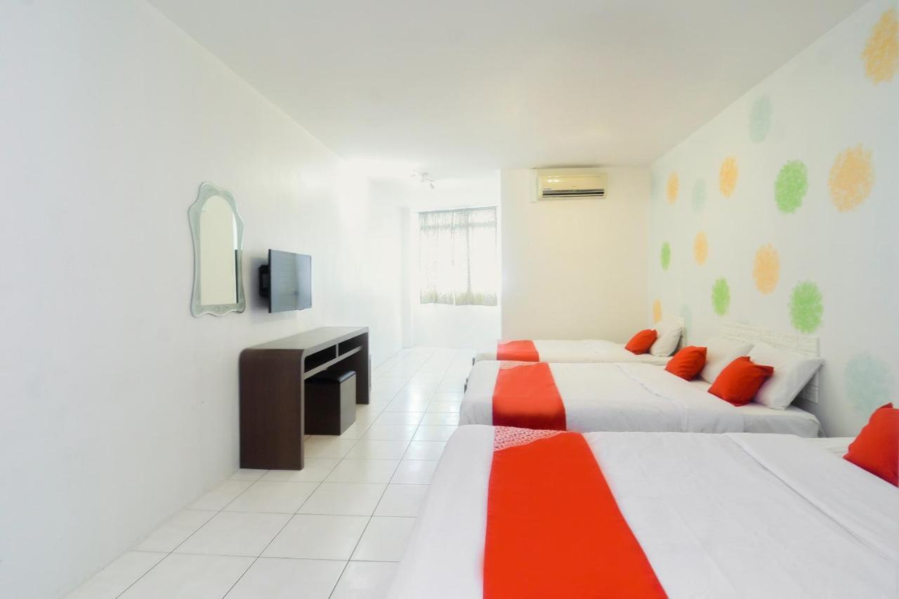โอโย 44034 ฟูรามา ลอดจิ้ง เฮาส์ Hotel กูชิง ภายนอก รูปภาพ