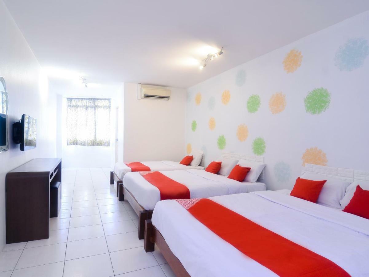โอโย 44034 ฟูรามา ลอดจิ้ง เฮาส์ Hotel กูชิง ภายนอก รูปภาพ