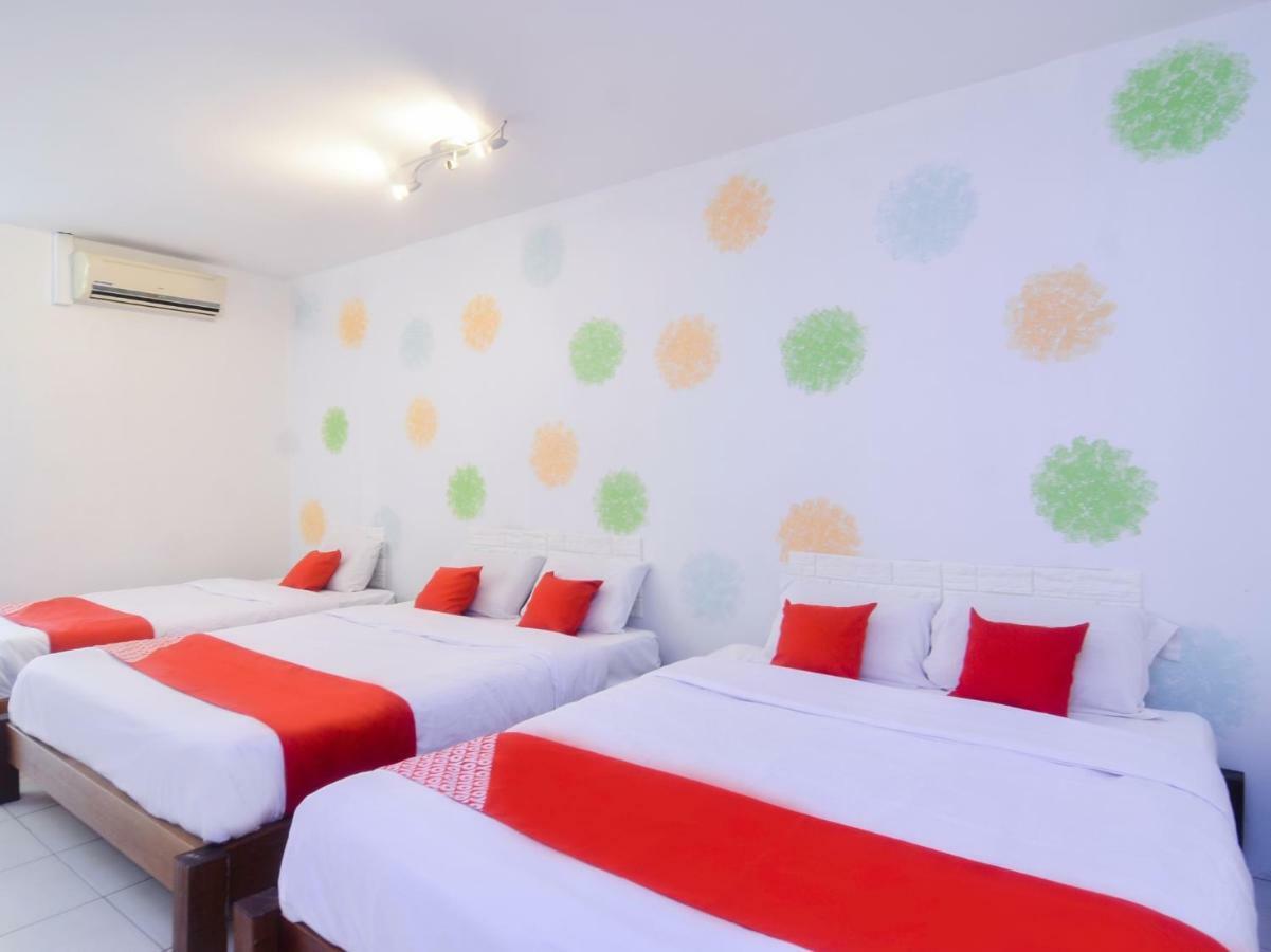 โอโย 44034 ฟูรามา ลอดจิ้ง เฮาส์ Hotel กูชิง ภายนอก รูปภาพ