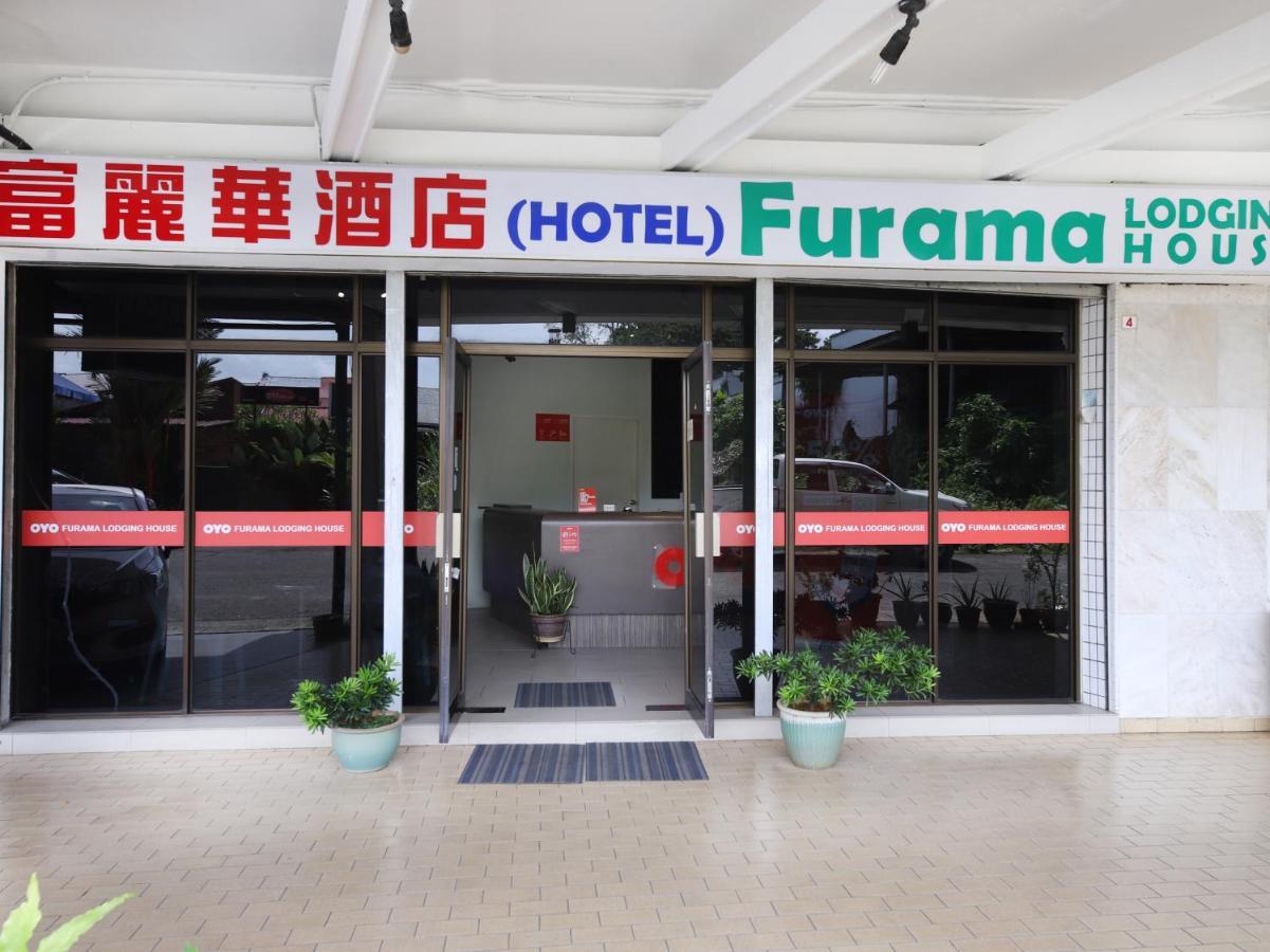 โอโย 44034 ฟูรามา ลอดจิ้ง เฮาส์ Hotel กูชิง ภายนอก รูปภาพ